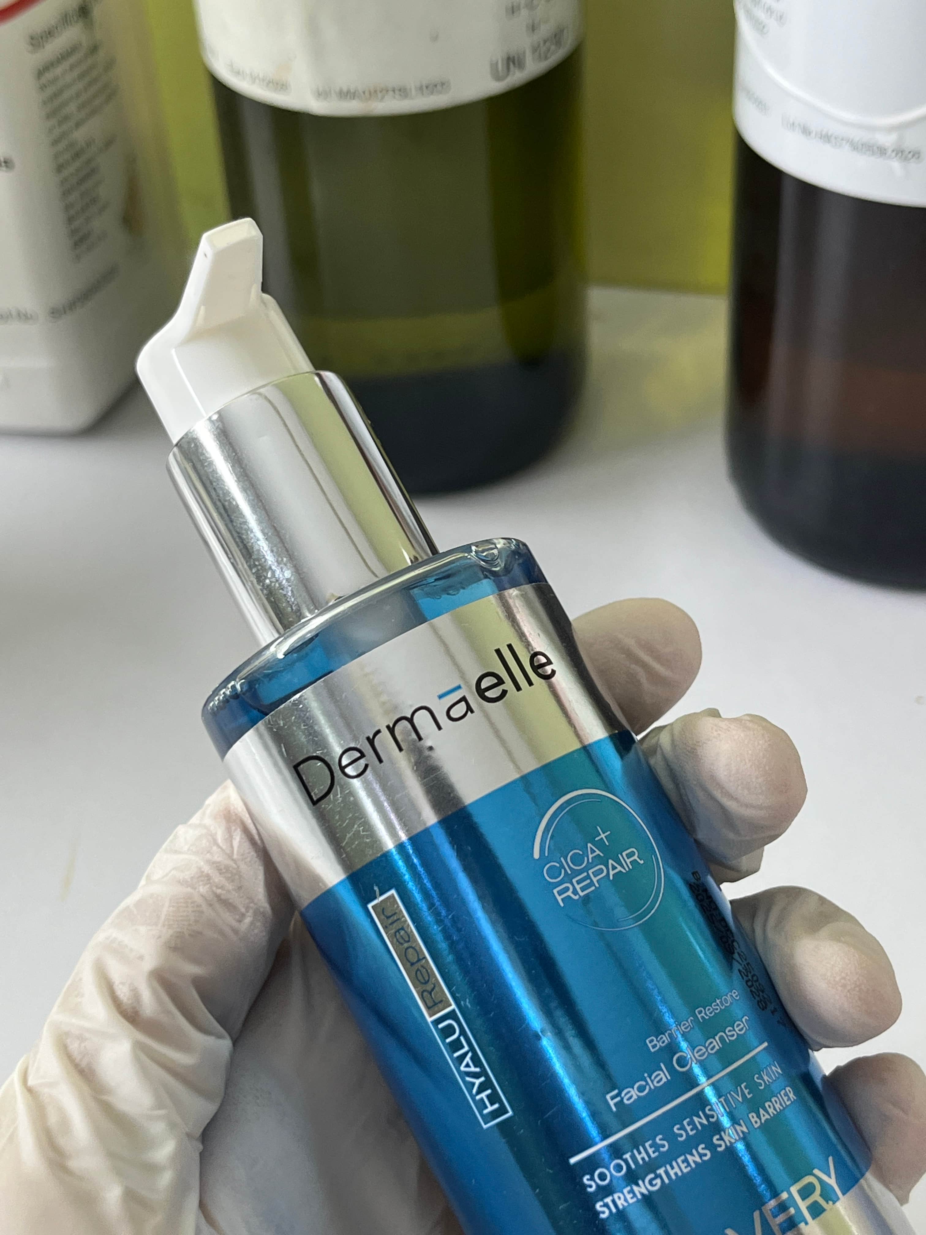 Dermaelle Barrier Repair Facial Cleanser - View 3